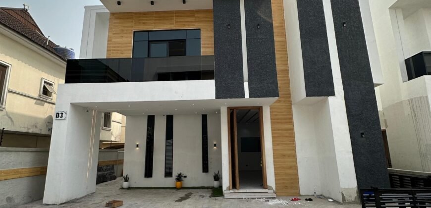 FOR SALE : EXQUISITELY FINISHED LUXURY SERVICED 4 & 5 BED BEDROOM FULLY DETACHED DUPLEX.