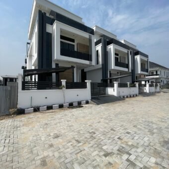FOR SALE: EXQUISITELY FINISHED LUXURY SERVICED 4 & 5 BED BEDROOM FULLY DETACHED DUPLEX.