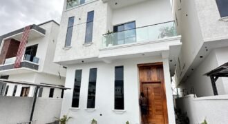 Elegantly crafted 5 Bedroom Fully Detached Duplex with BQ