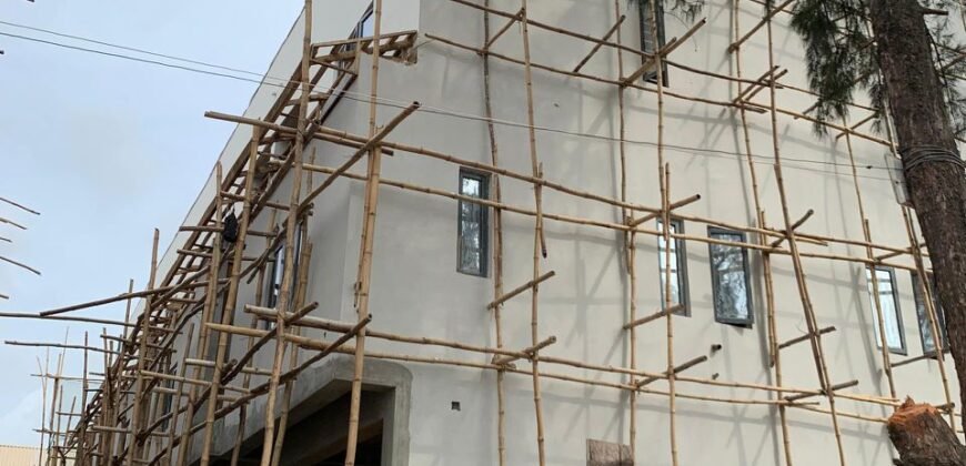 NEWLY BULT 4 BEDROOM TERRACED DUPLEX WITH A ROOM BQ……. 85% FINISHED – FOR  SALE